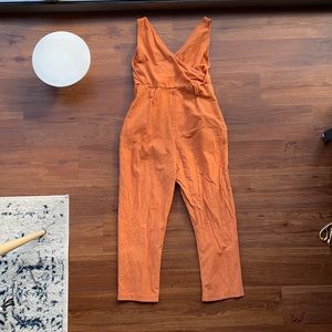 Linen jumpsuit with POCKETS!